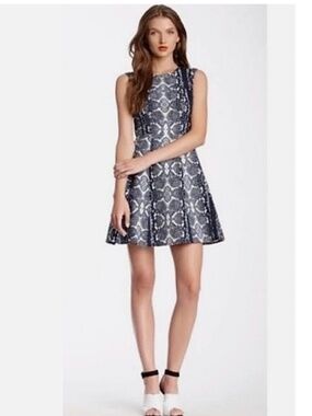 Nanette Lepore Love Bites Sleeveless A-Line Snakeskin Work Party Dress Size 6